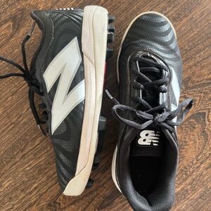 New Balance Black & White Baseball Cleats with Classic NB Logo